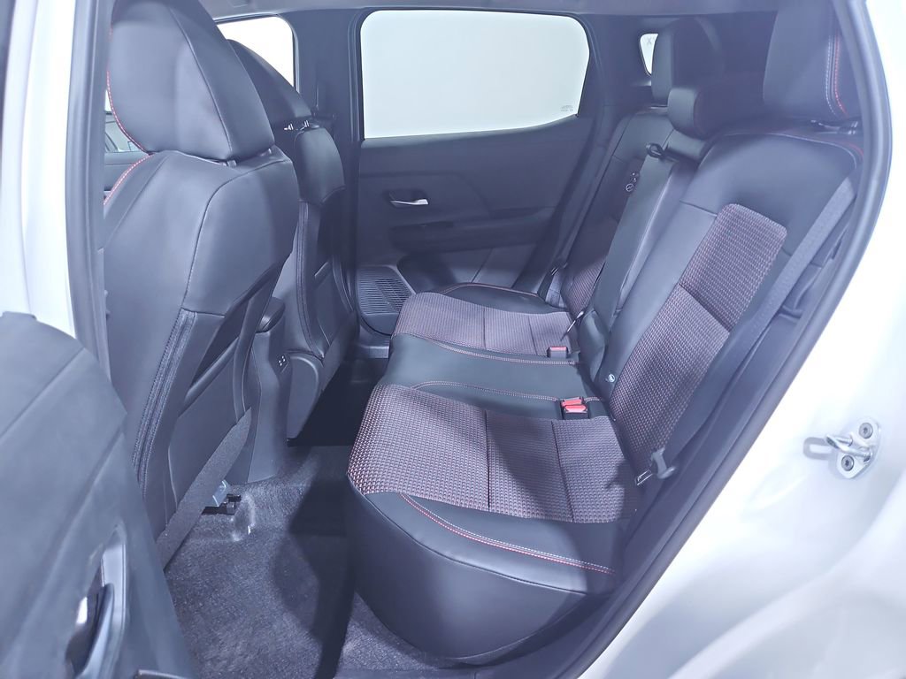 New 2025 Nissan Kicks SR image 23