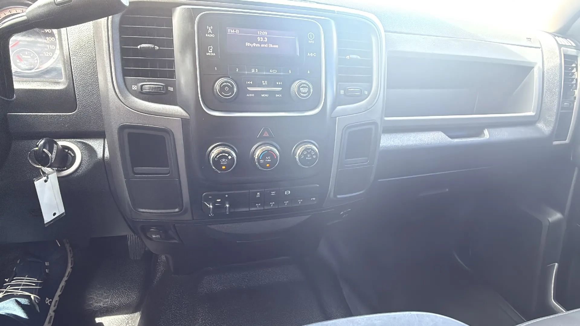 Used 2015 RAM 4500 Tradesman w/ Chrome Appearance Group image 15