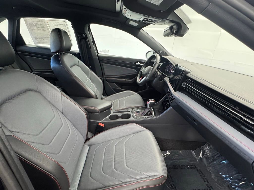 Used 2025 Volkswagen Jetta GLI Autobahn w/ GLI Black Package image 11