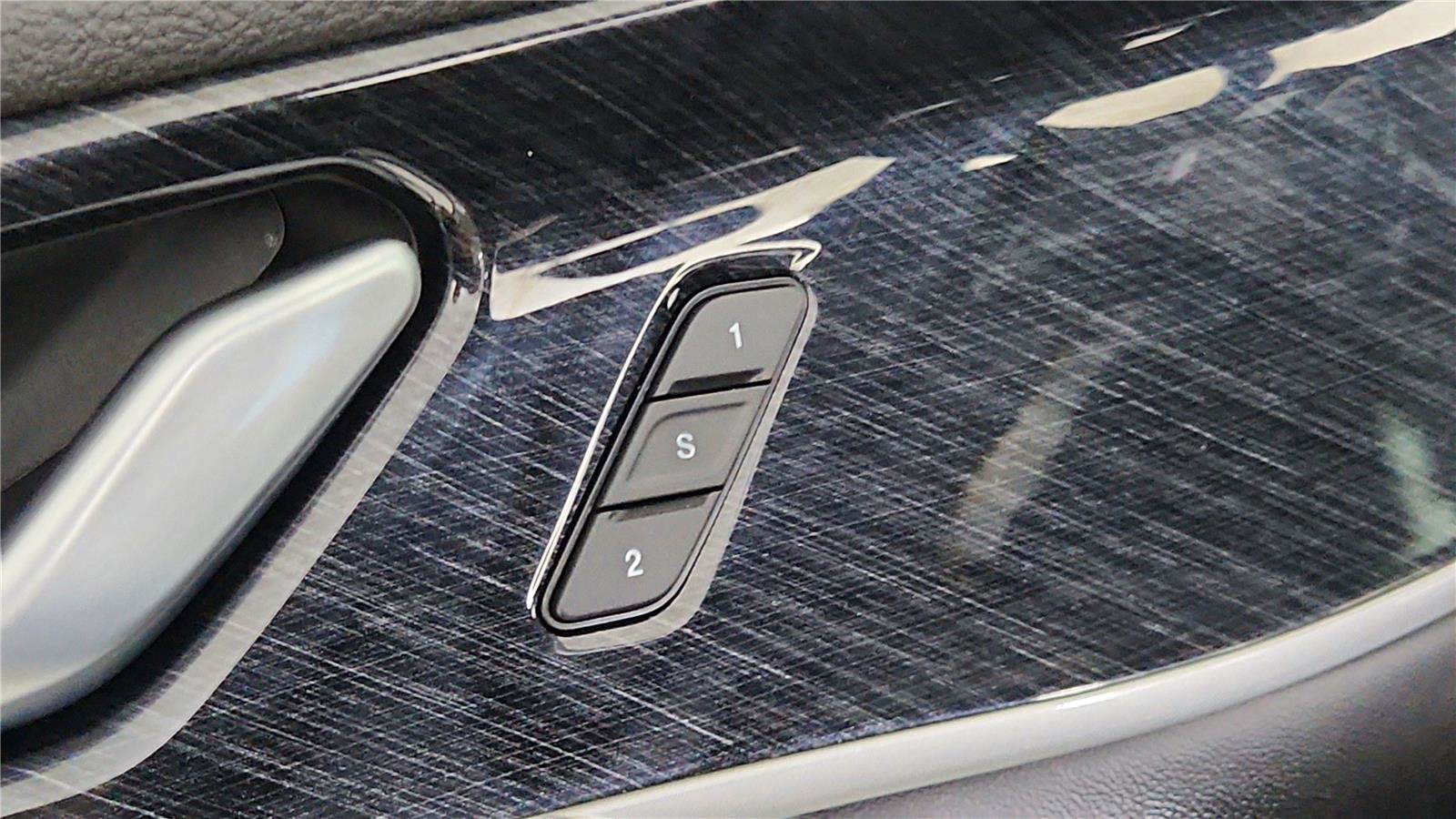 Used 2024 Jeep Grand Cherokee Trailhawk w/ Luxury Tech Group III image 20