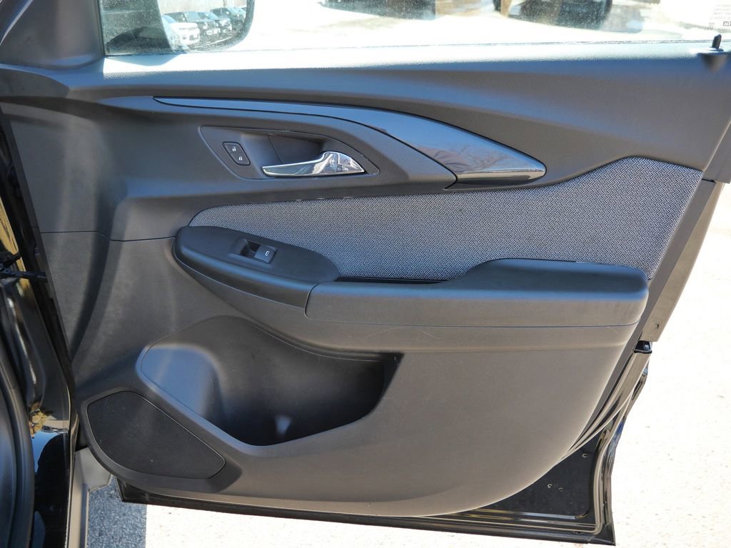 Used 2023 Chevrolet TrailBlazer LT w/ Convenience Package image 13