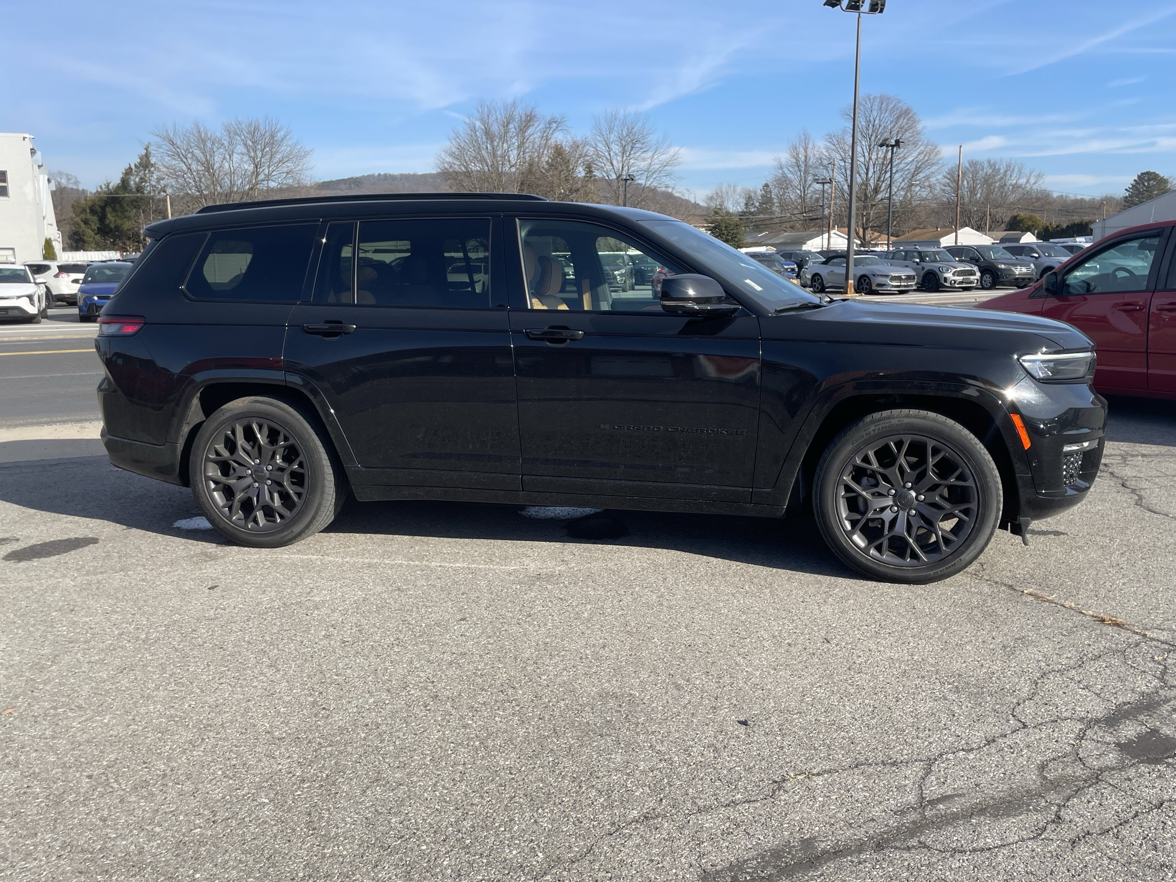 Used 2023 Jeep Grand Cherokee L Summit w/ Advanced Protech Group IV image 2
