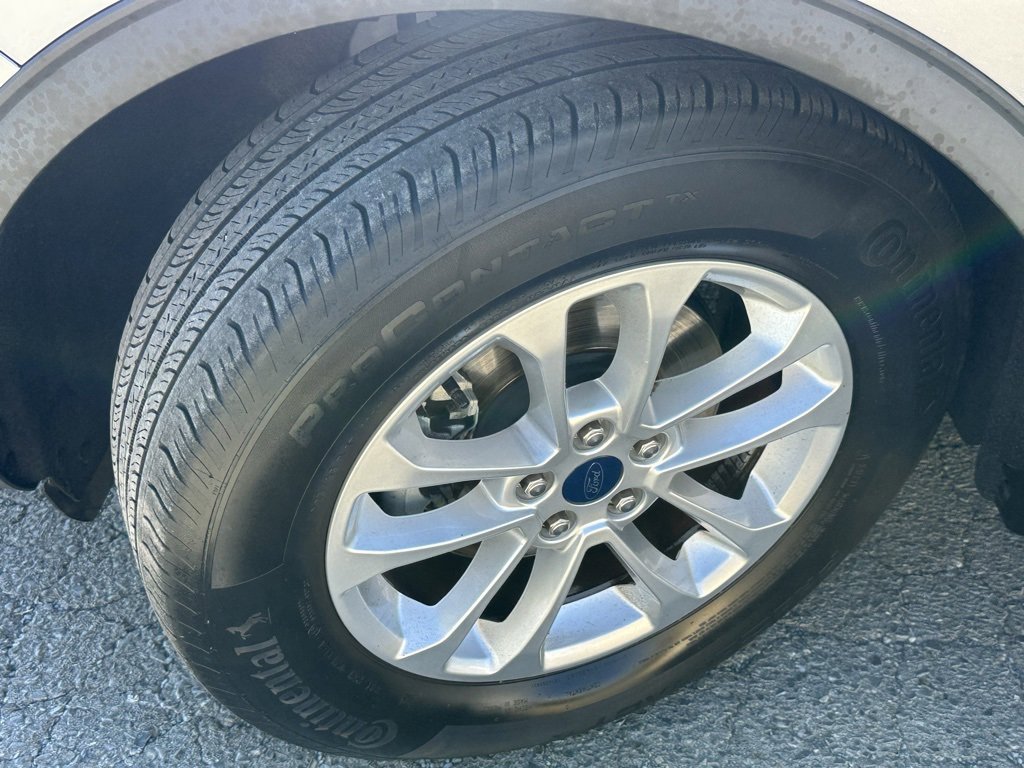 Used 2022 Ford Escape SE image 32