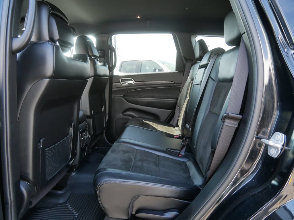 Used 2021 Jeep Grand Cherokee Laredo X AWD/4WD image 18