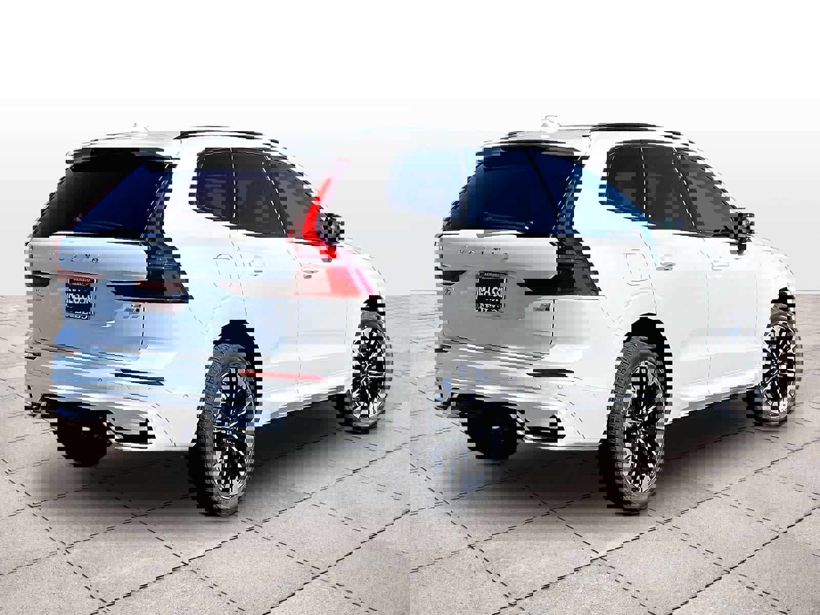 New 2026 Volvo XC60 B5 Plus w/ Climate Package image 4