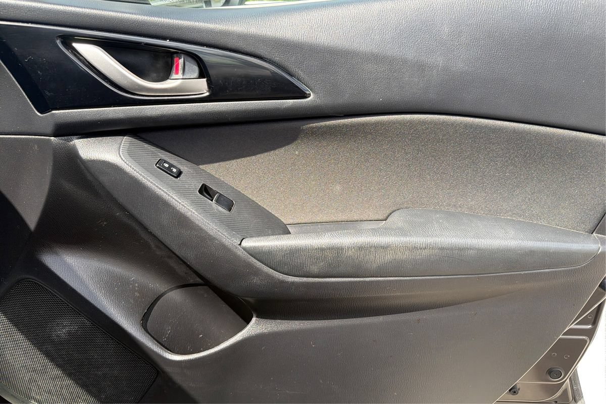 Used 2016 MAZDA MAZDA3 i Sport w/ Preferred Equipment Package FWD image 20