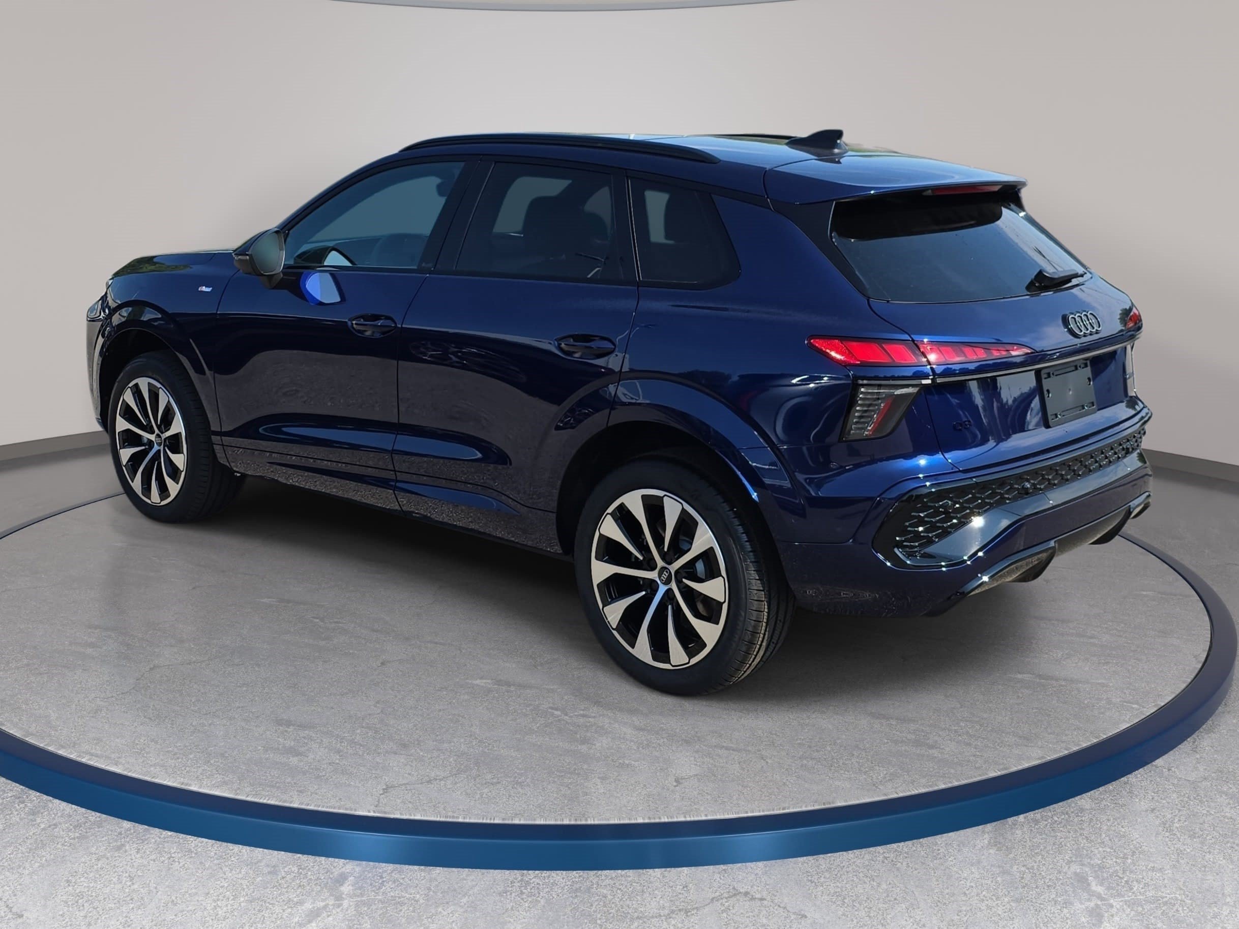 New 2026 Audi Q3 quattro 2.0T AWD/4WD image 7