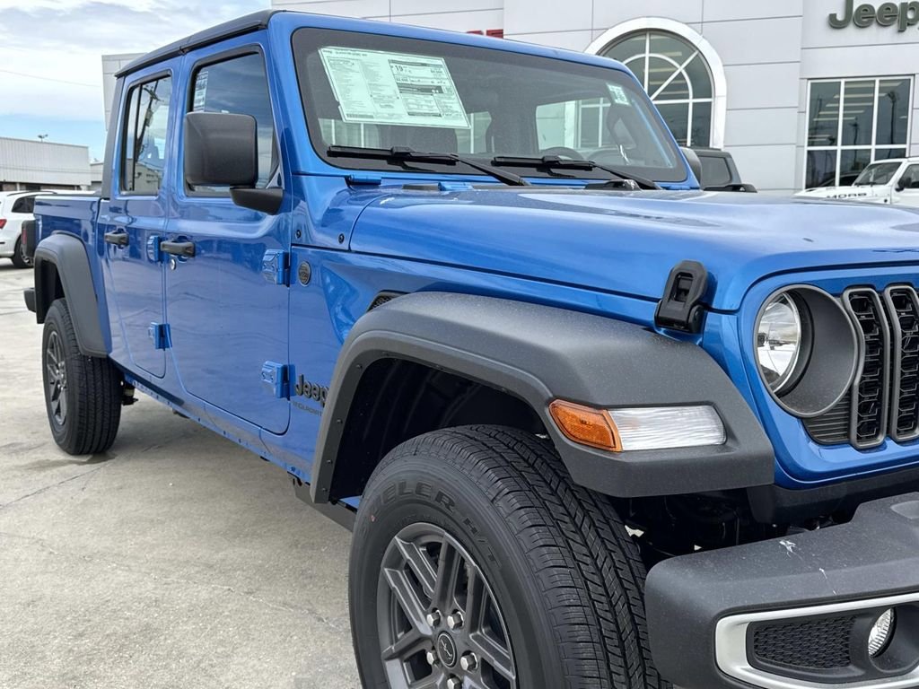 New 2026 Jeep Gladiator Sport image 18