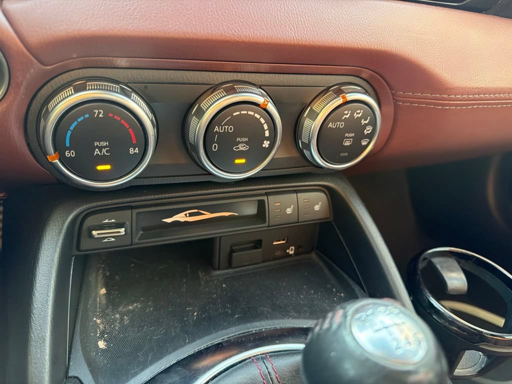 Used 2019 MAZDA MX-5 Miata RF Grand Touring w/ GT-S Package RWD image 17