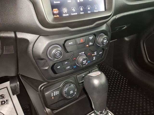 Used 2022 Jeep Renegade Limited image 19