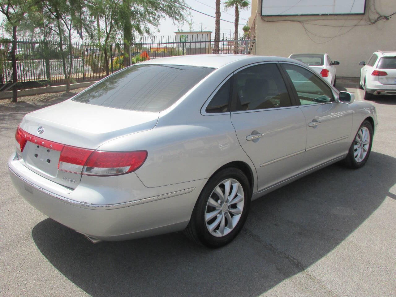 Used 2006 Hyundai Azera Limited image 3