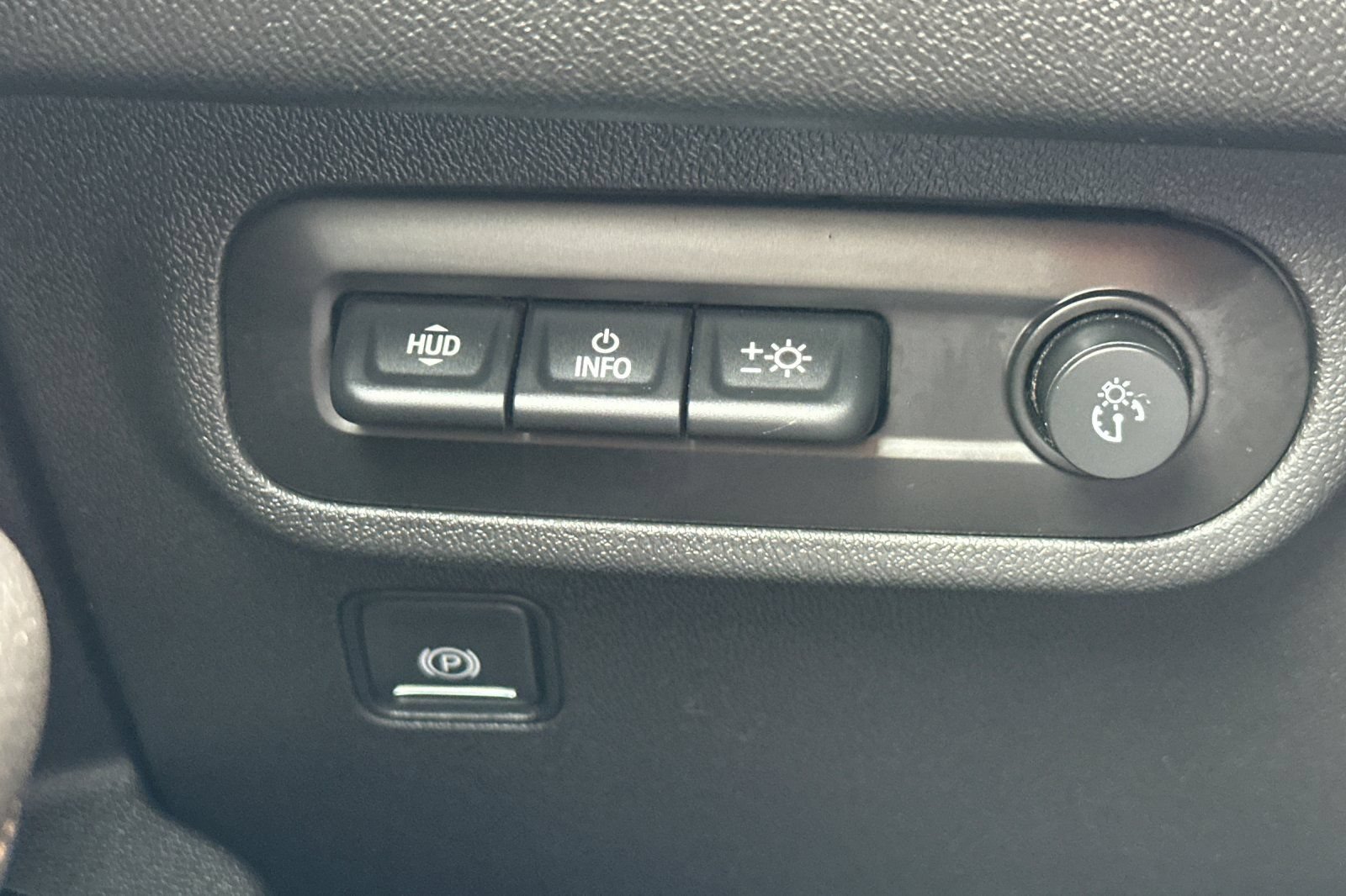 Certified 2022 GMC Terrain AT4 w/ Infotainment Package II AWD/4WD image 37