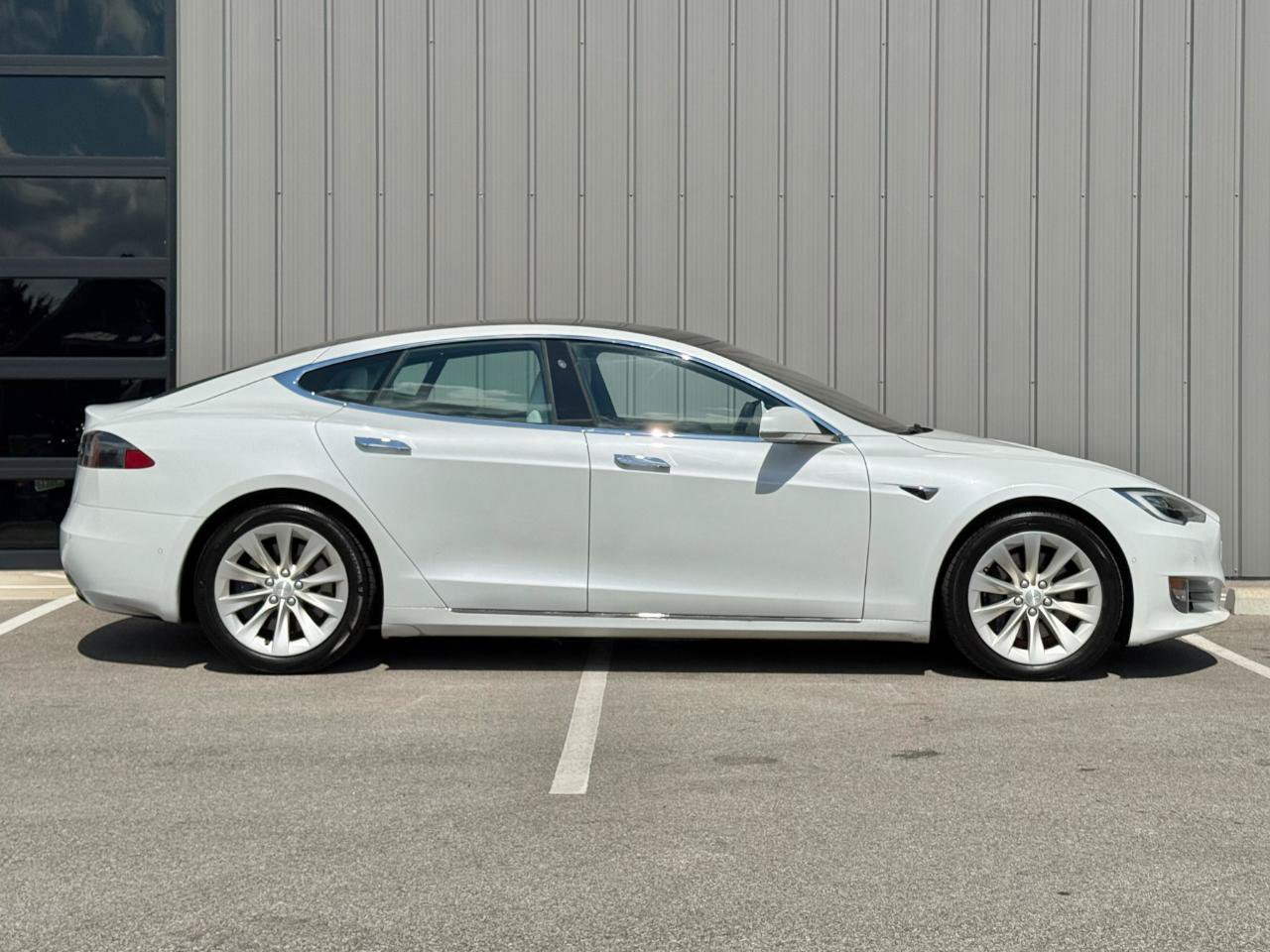 Used 2020 Tesla Model S Long Range Plus AWD/4WD image 4