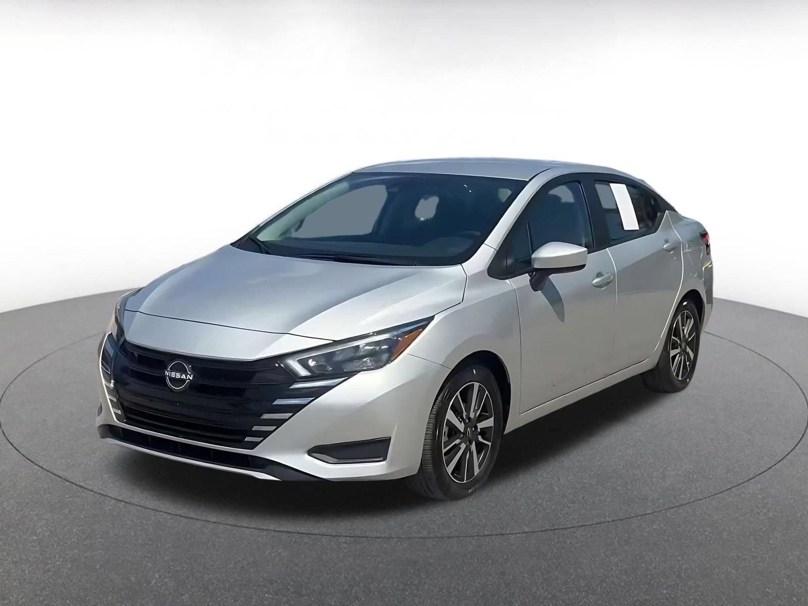 Used 2025 Nissan Versa SV FWD image 5