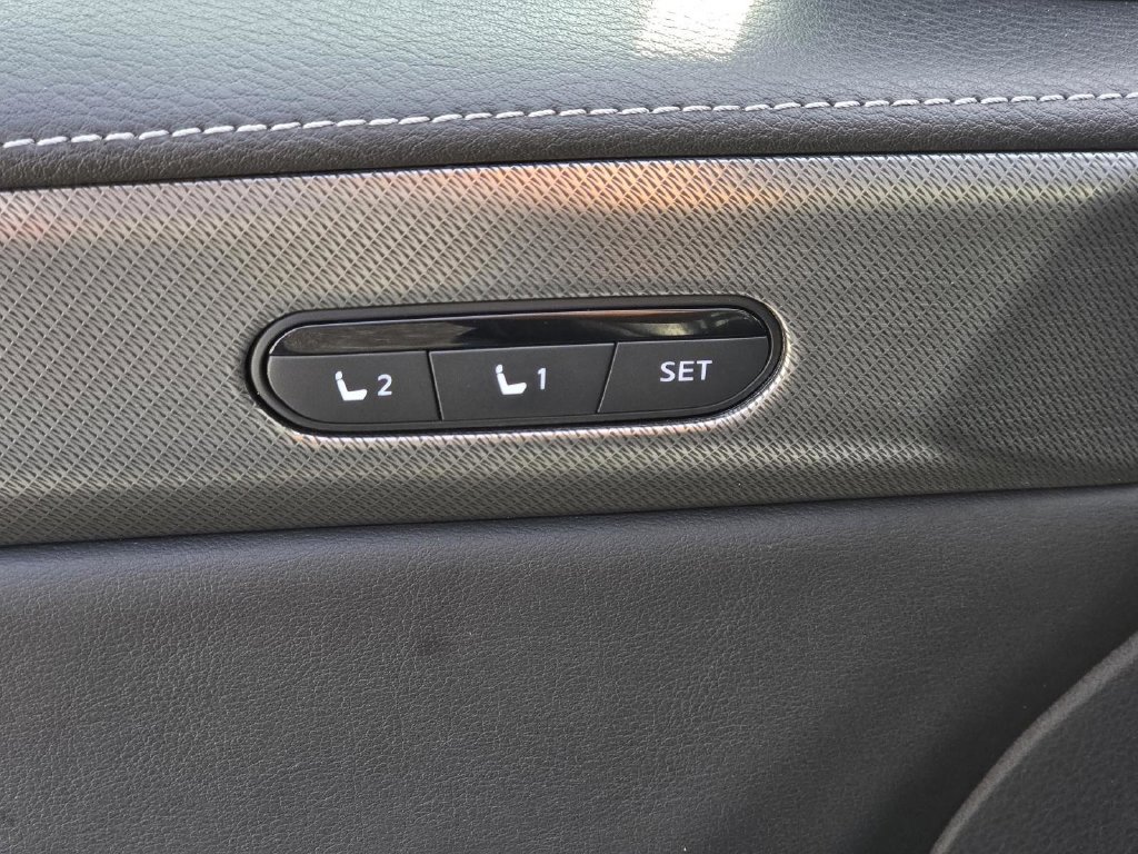Used 2023 INFINITI QX60 Luxe w/ Vision Package FWD image 21
