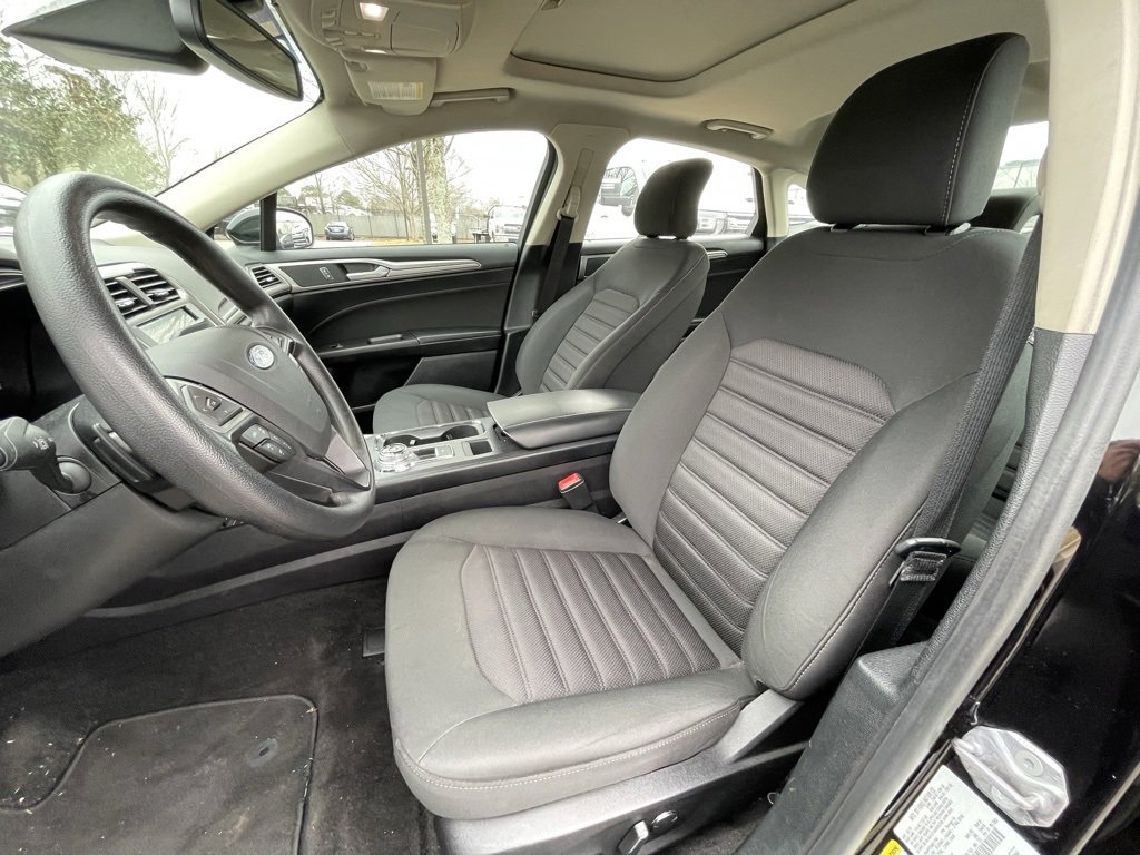 Used 2019 Ford Fusion SE image 22