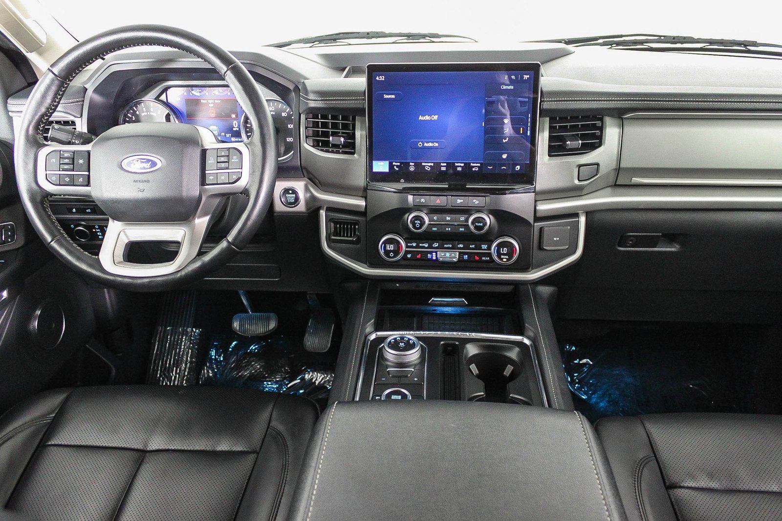 Used 2024 Ford Expedition XLT image 12