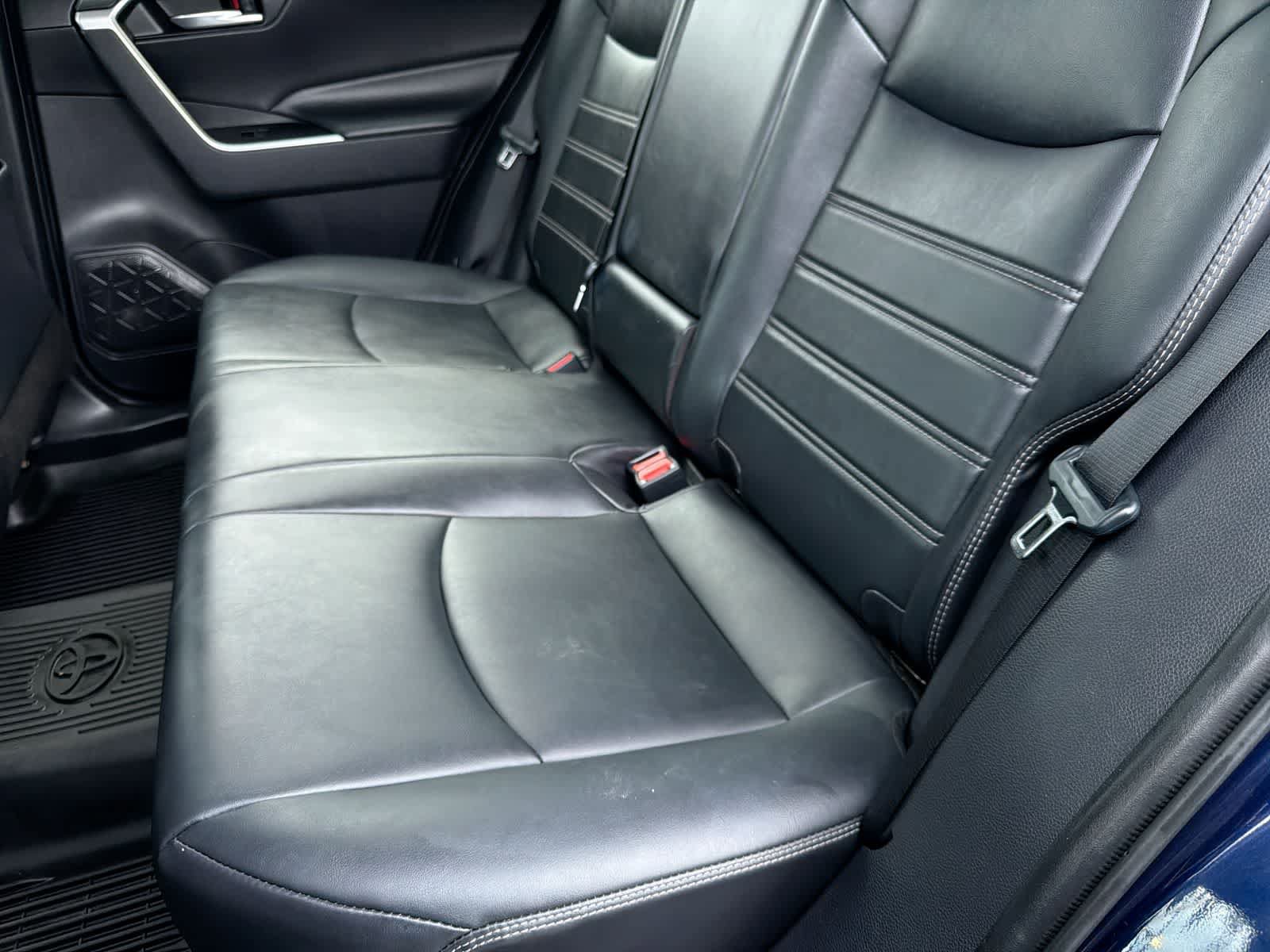 Used 2019 Toyota RAV4 XLE Premium w/ Cold Weather Package AWD/4WD image 20
