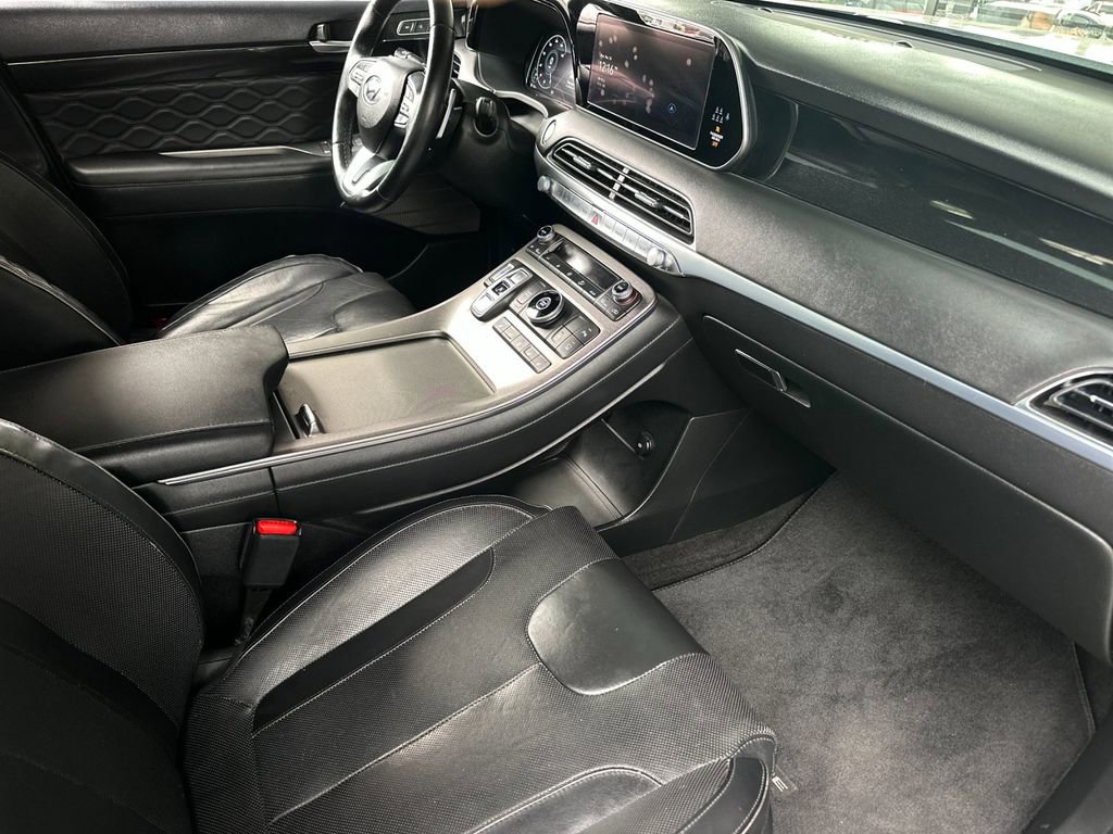 Used 2022 Hyundai Palisade Calligraphy w/ Winter Package image 17