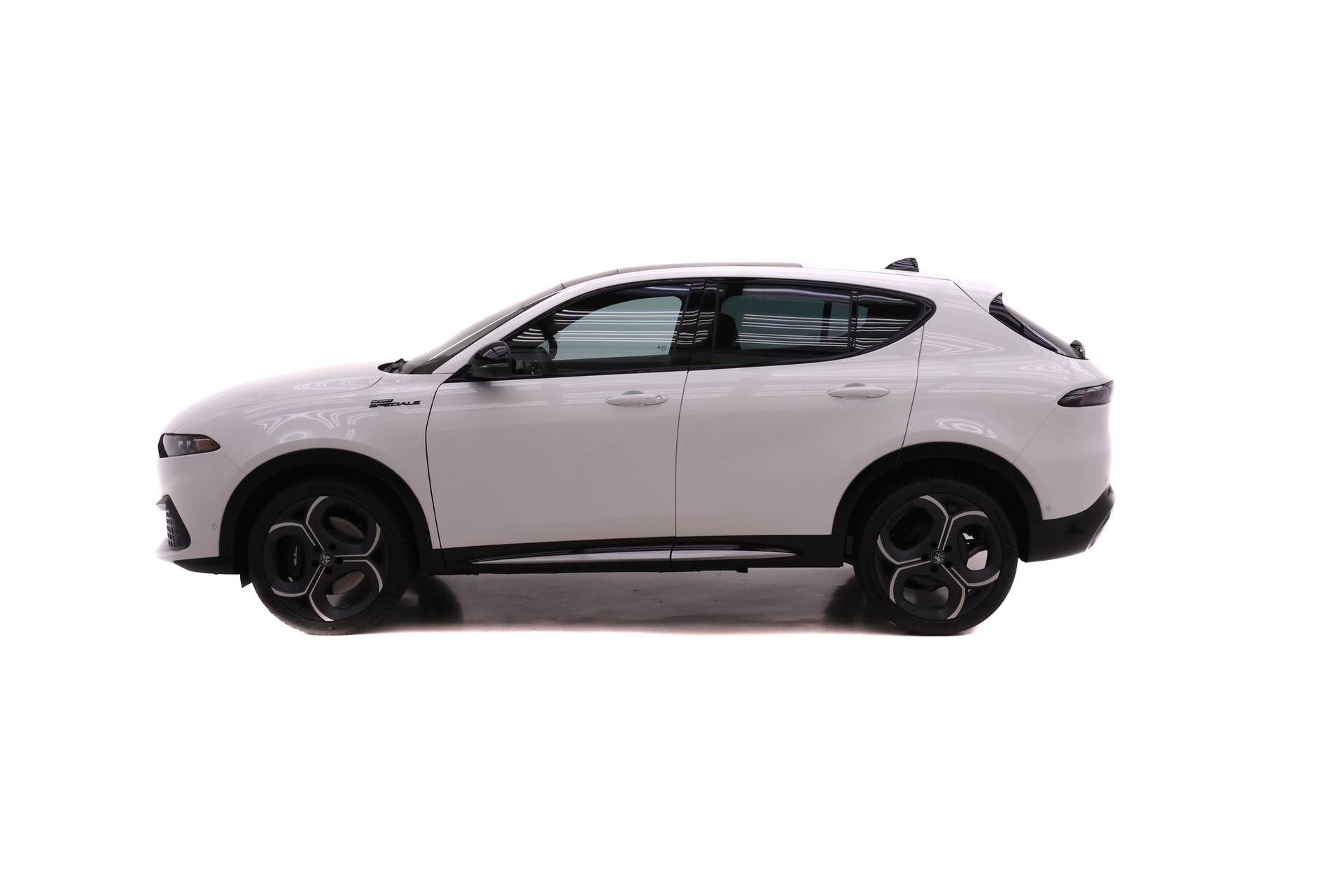 New 2026 Alfa Romeo Tonale w/ Active Assist Package AWD/4WD image 3