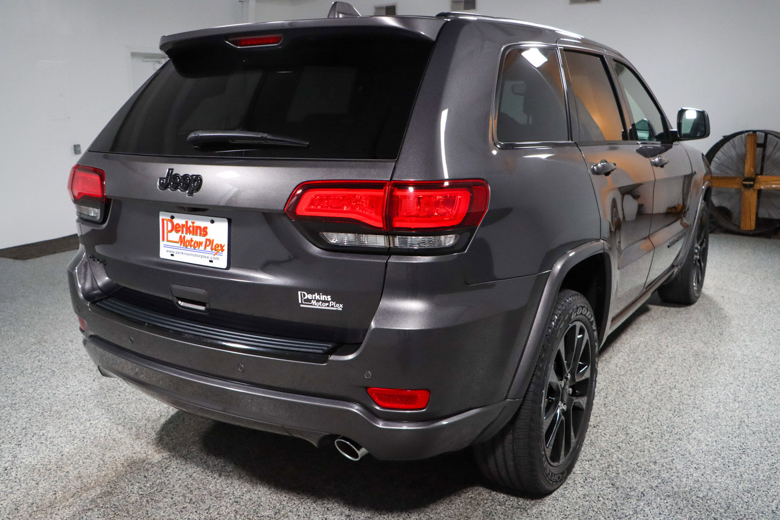 Used 2018 Jeep Grand Cherokee Altitude image 7