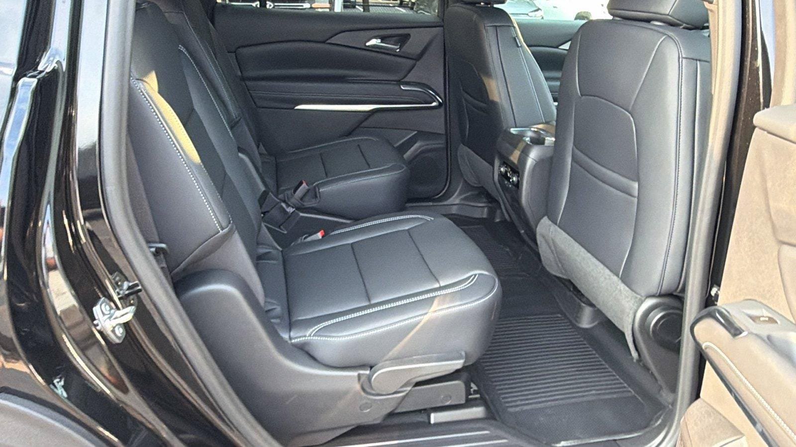 New 2027 Chevrolet Traverse LT w/ Midnight/Sport Edition FWD image 20