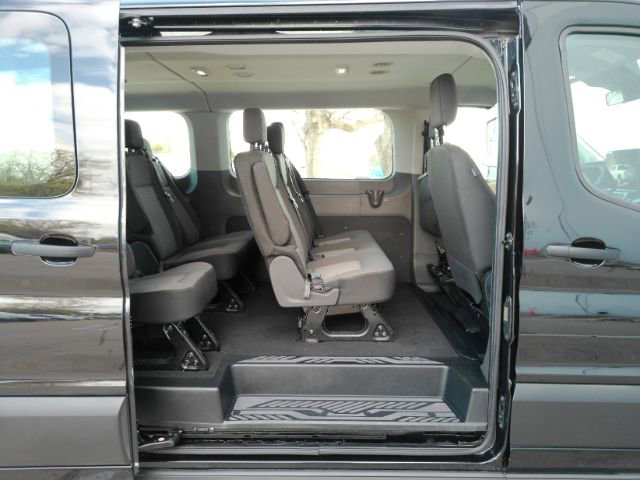 Used 2025 Ford Transit 350 XLT image 5