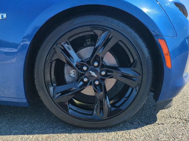 Used 2019 Chevrolet Camaro LT RWD image 11