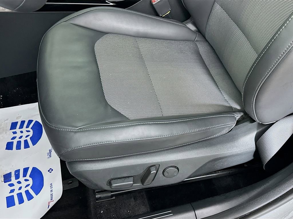 Used 2023 Kia Niro EX image 27