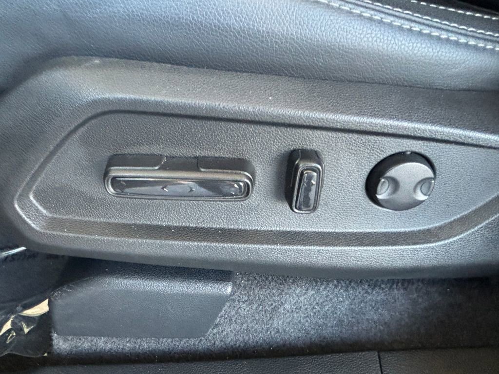 Used 2025 Honda Pilot EX-L image 22