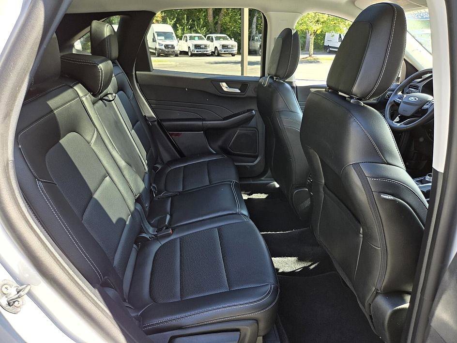 Certified 2022 Ford Escape SEL w/ Technology Package image 17