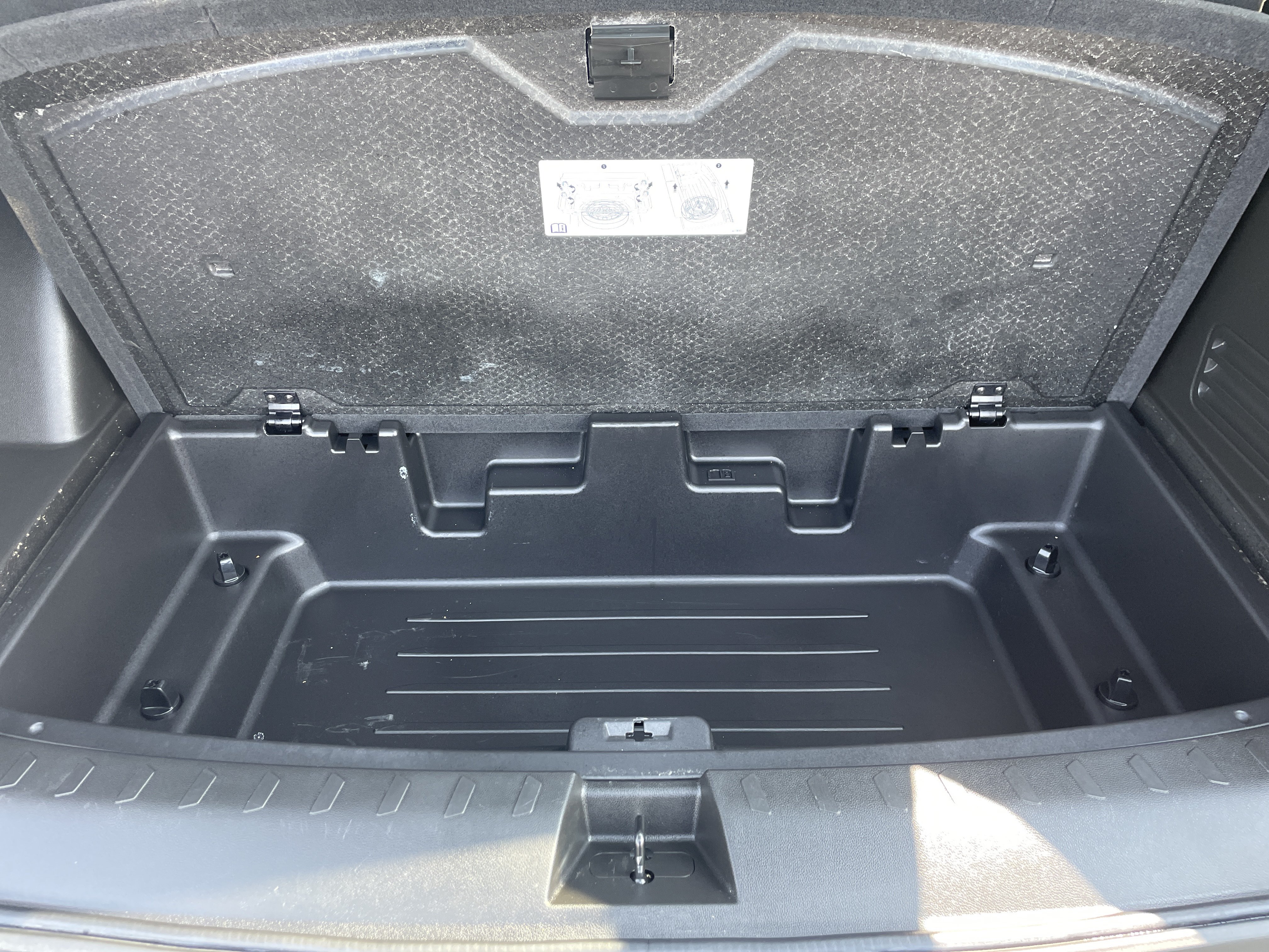 Used 2023 Chevrolet Traverse LT w/ Rear Camera Mirror Package AWD/4WD image 29