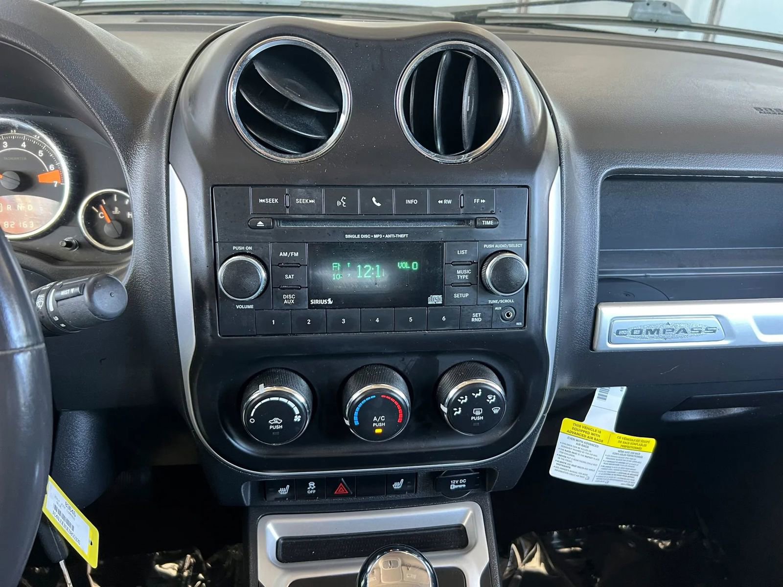 Used 2014 Jeep Compass Latitude w/ Sun/Sound Group AWD/4WD image 19