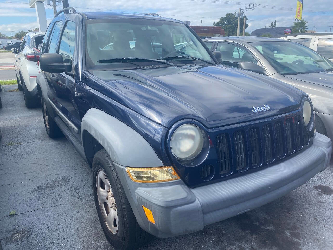 Used 2007 Jeep Liberty Sport RWD image 4