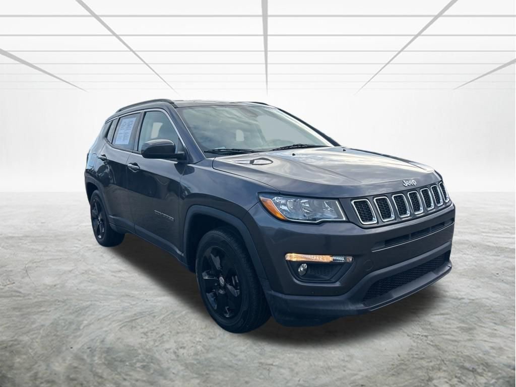 Used 2019 Jeep Compass Latitude FWD image 2