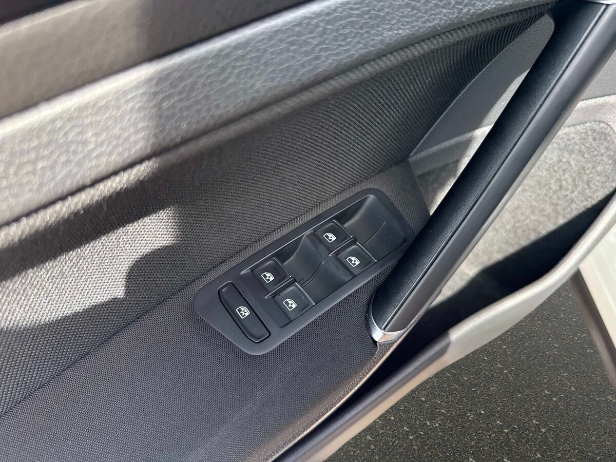 Used 2017 Volkswagen GTI Sport FWD image 18