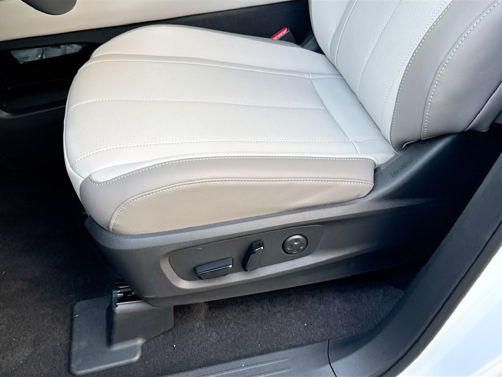 Used 2027 INFINITI QX60 Pure w/ Cargo Package FWD image 20