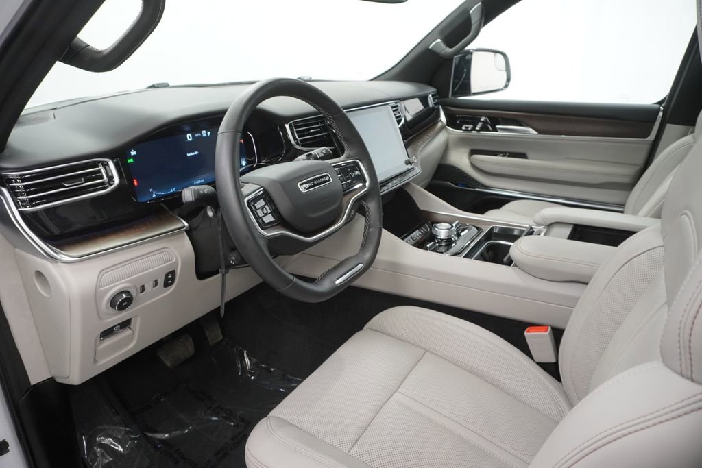 Certified 2025 Jeep Grand Wagoneer 4WD image 18