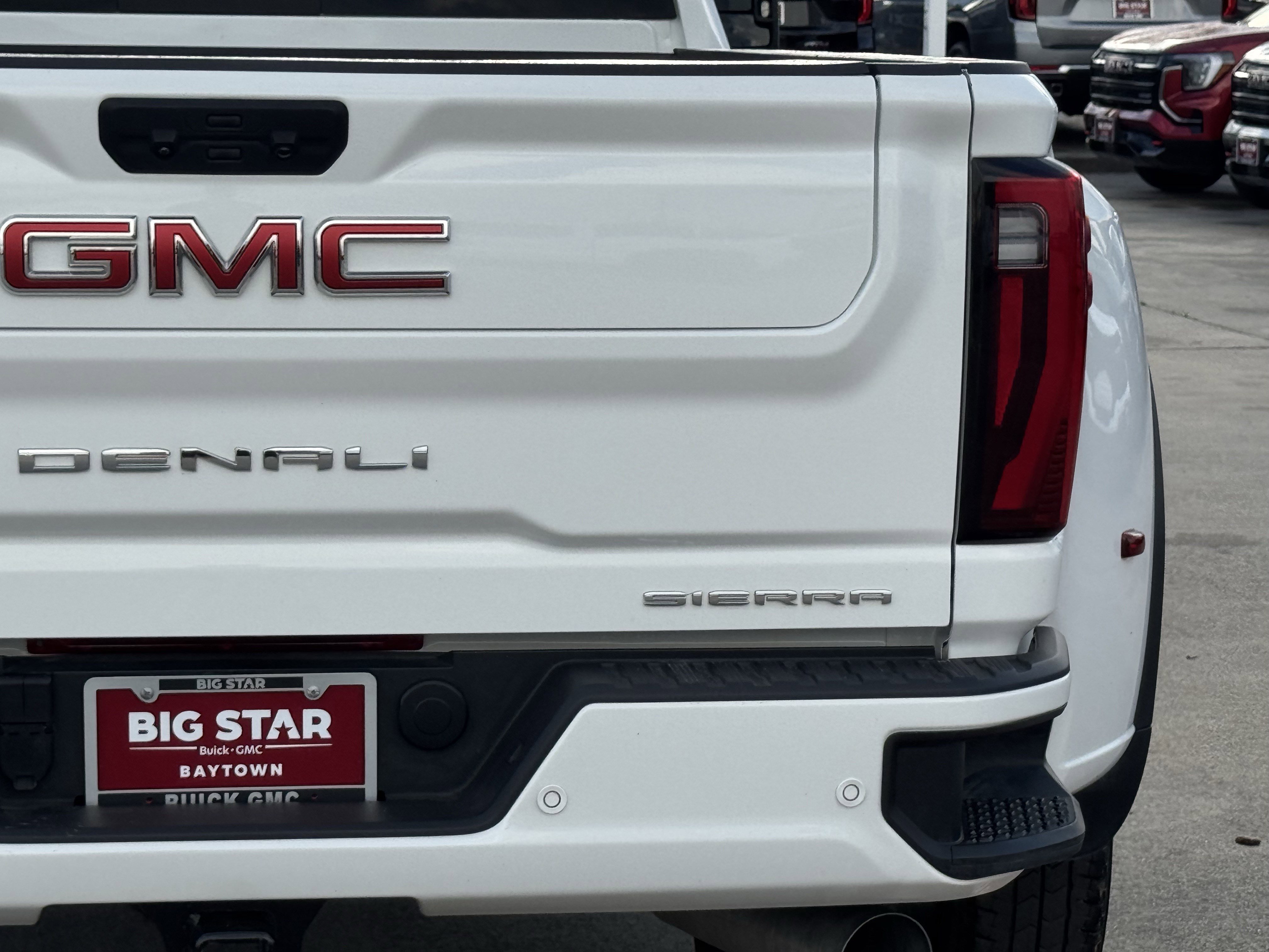 Used 2025 GMC Sierra 3500 Denali image 10