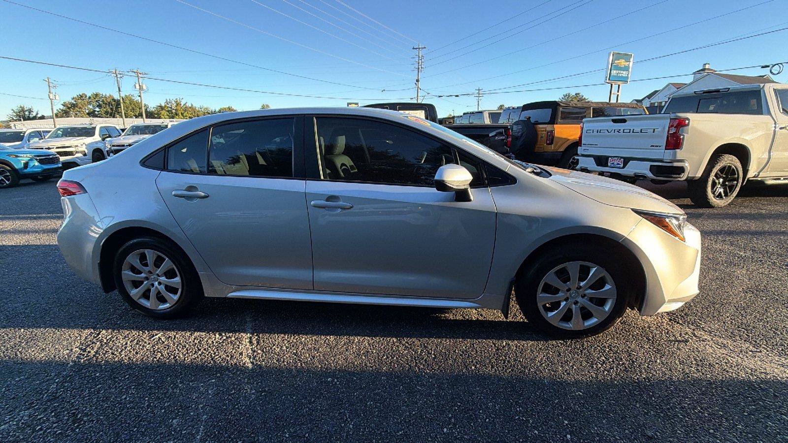 Used 2026 Toyota Corolla LE FWD image 7
