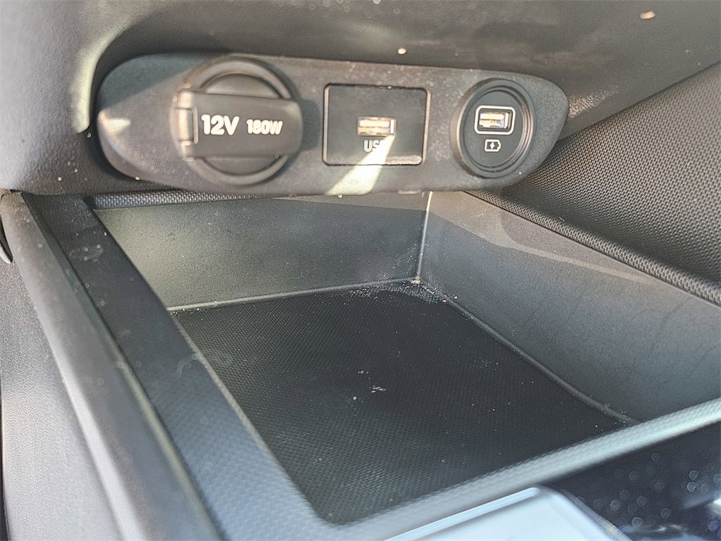 Used 2023 Hyundai Elantra Blue image 20