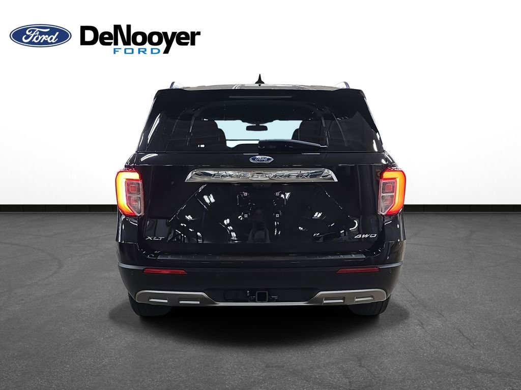 Used 2023 Ford Explorer XLT w/ Equipment Group 202A image 8