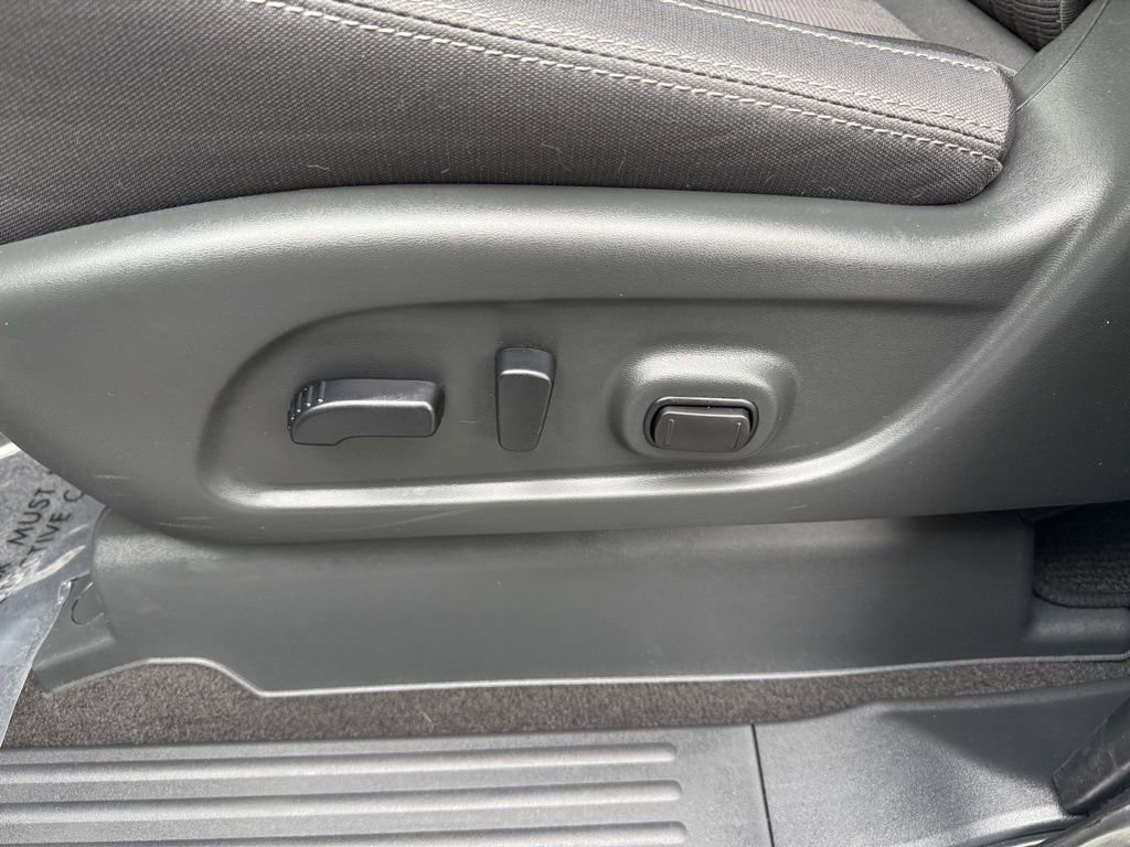 Used 2024 Nissan Titan SV w/ Accessory Utility Package image 6
