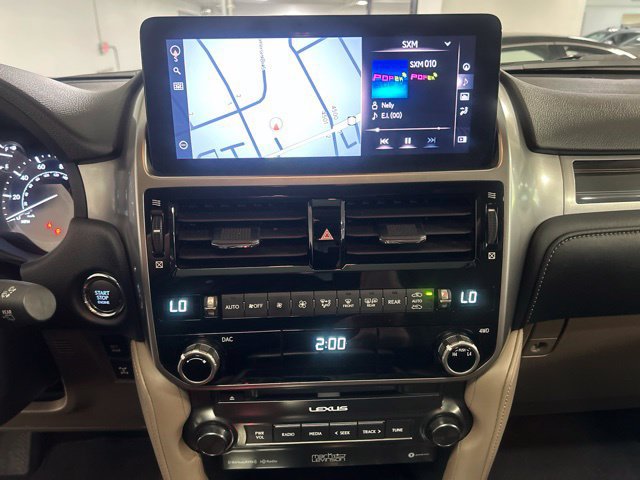 Used 2023 Lexus GX 460 Premium w/ Accessory Package AWD/4WD image 18