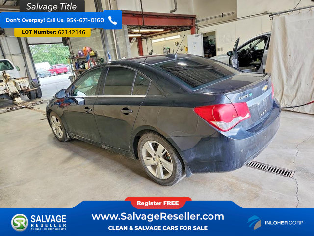 Used 2015 Chevrolet Cruze Diesel w/ Sun And Sound Package FWD image 3