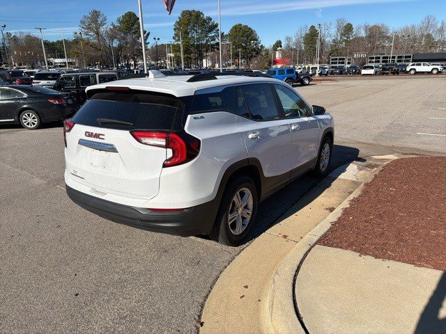 Used 2022 GMC Terrain SLE w/ Driver Convenience Package image 6