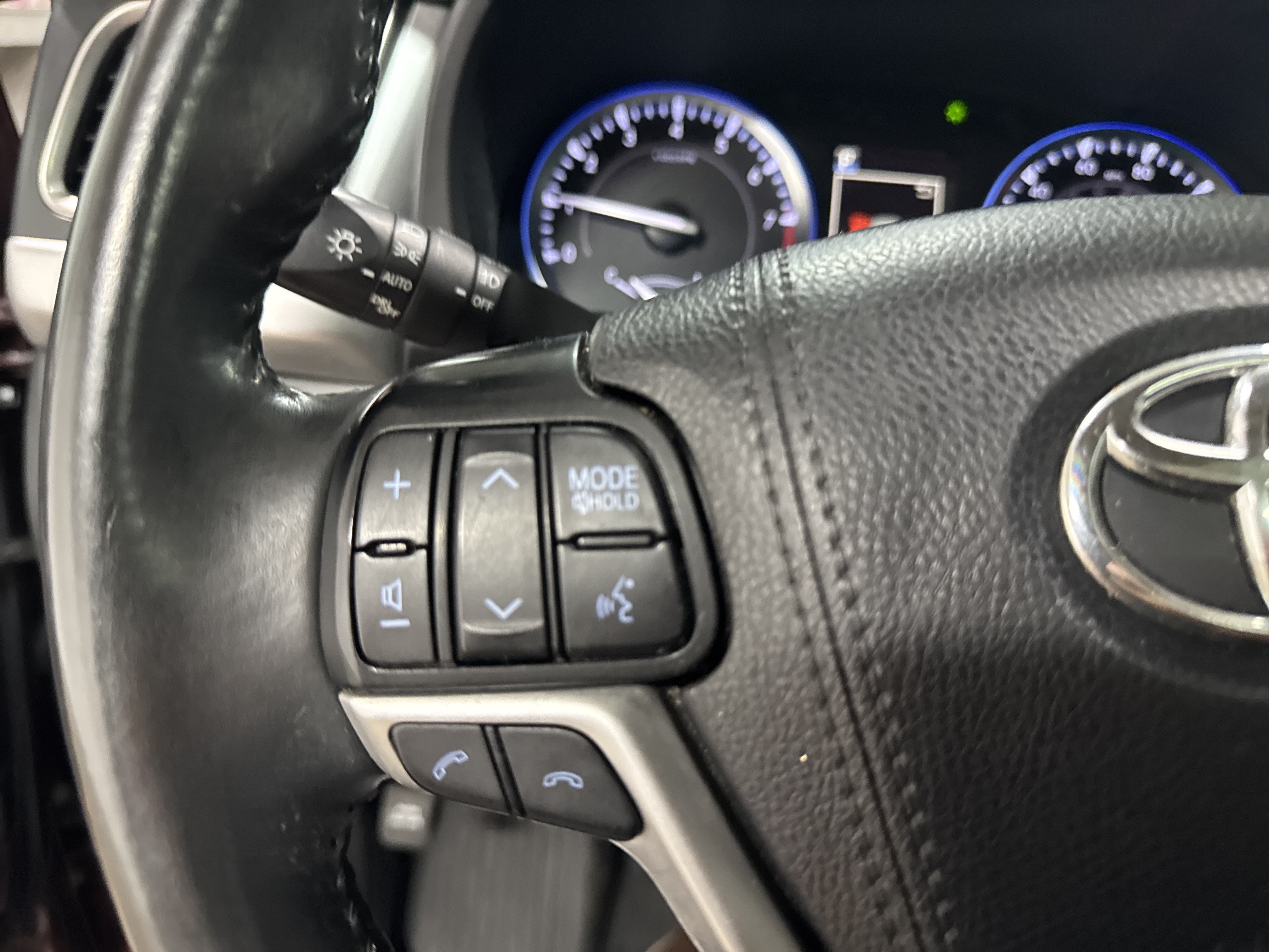 Used 2019 Toyota Highlander XLE AWD/4WD image 19