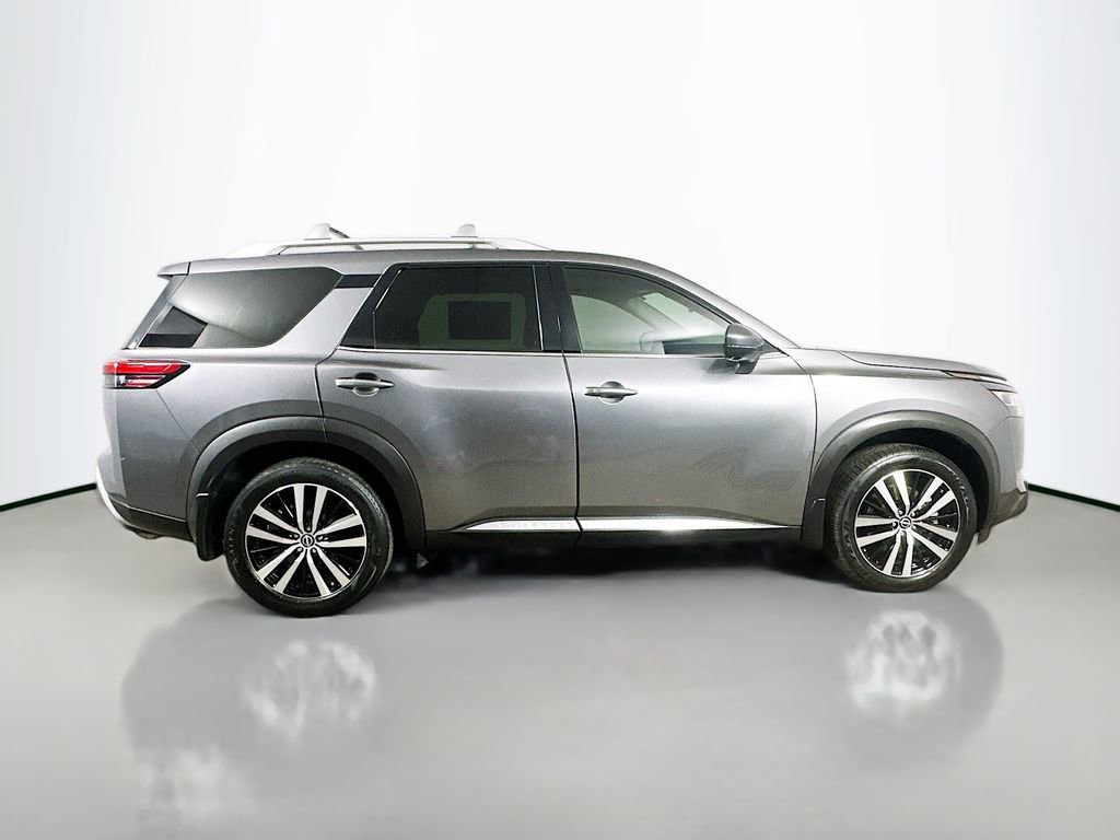 Used 2023 Nissan Pathfinder Platinum AWD/4WD image 7