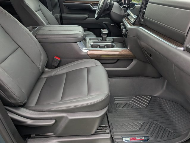 Used 2025 Chevrolet Silverado 1500 LT Trail Boss w/ Convenience Package II AWD/4WD image 28
