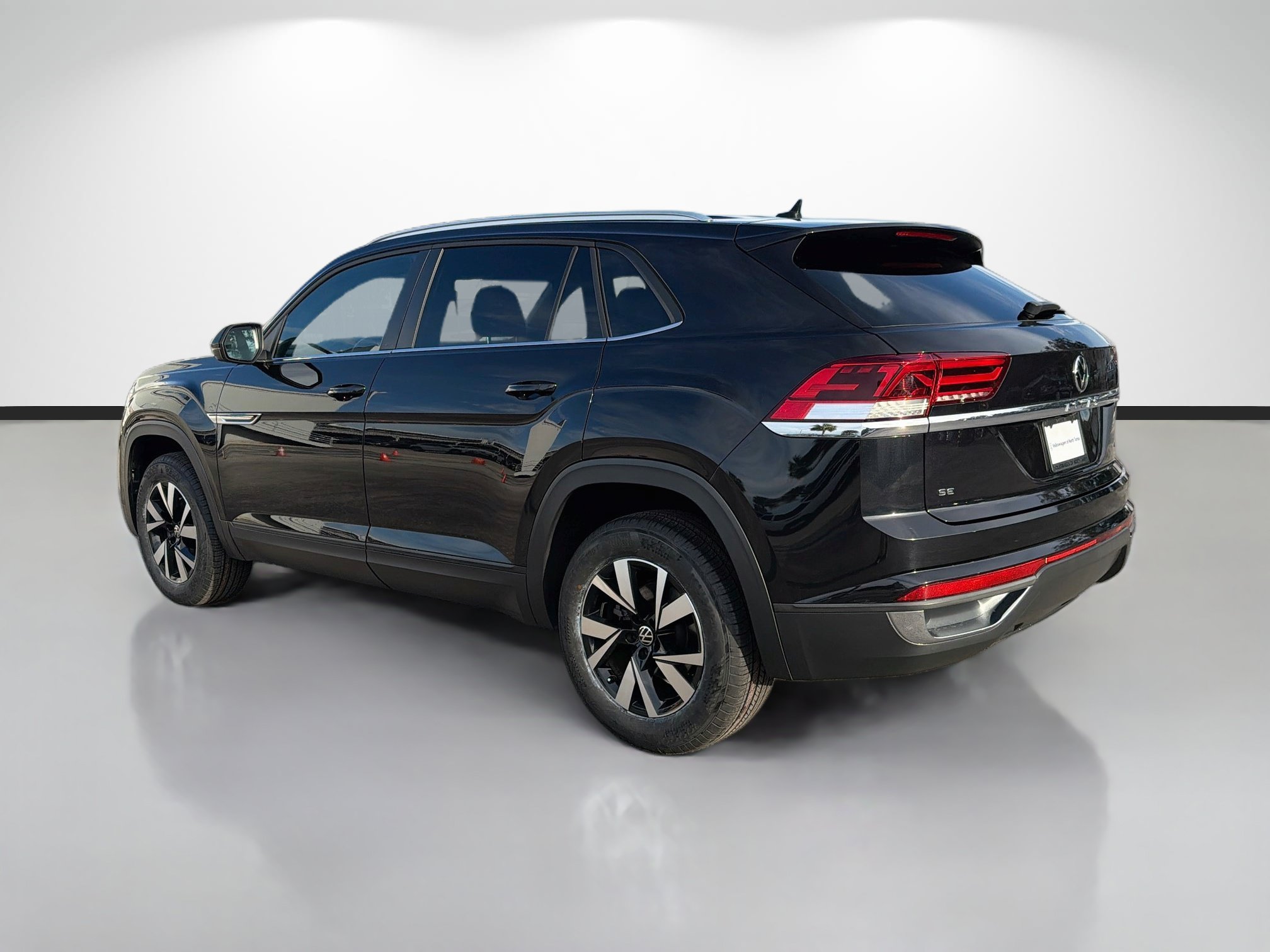 Used 2023 Volkswagen Atlas Cross Sport SE AWD/4WD image 5